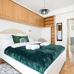 דירה Modern Two-bedroom With Free Parking