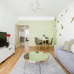 Modern Two-bedroom With Free Parking דירה בודפשט