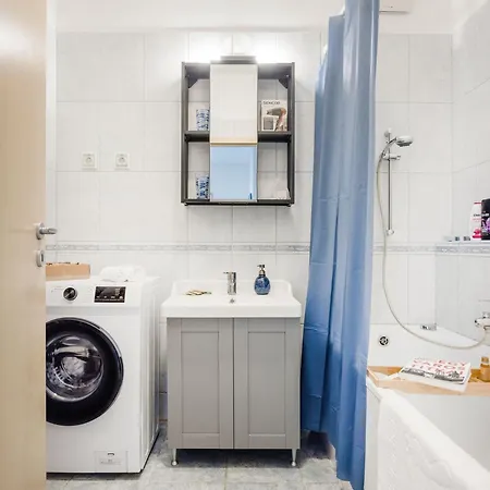 Modern Two-bedroom With Free Parking Apartament Budapeszt