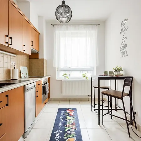 Modern Two-bedroom With Free Parking