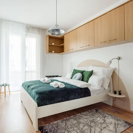 Modern Two-bedroom With Free Parking Lejlighed *
