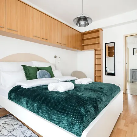 Apartament Modern Two-bedroom With Free Parking