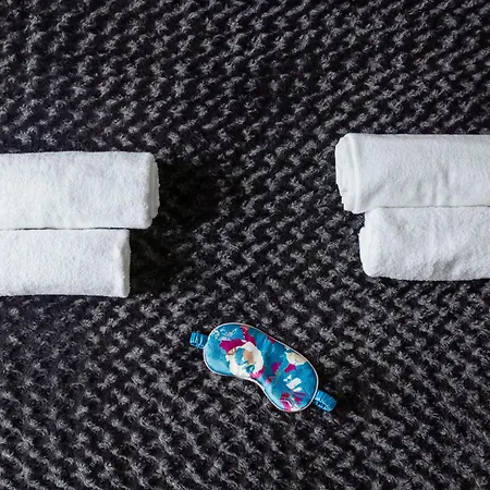 Apartament Modern Two-bedroom With Free Parking *