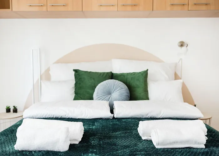 Modern Two-bedroom With Free Parking Apartman