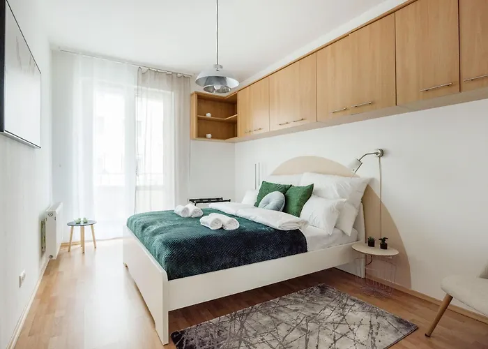 Modern Two-bedroom With Free Parking Apartman *