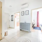 شقة Modern Two-bedroom With Free Parking